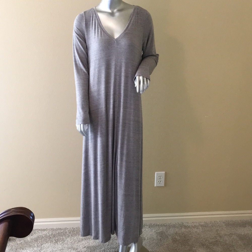 Lou & Grey long sleeve maxi length dress